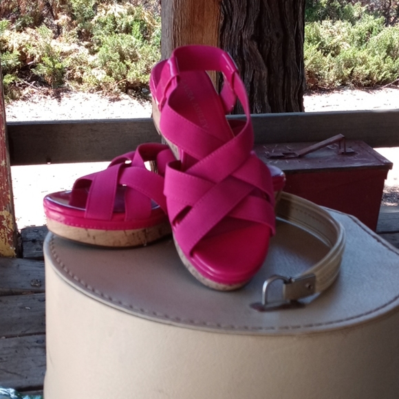 Laura Ashley Sandals - Picture 3 of 6